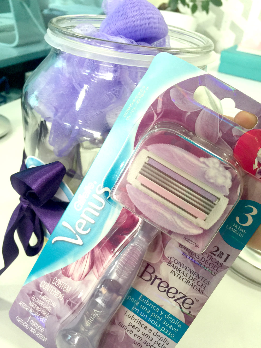 Kit-de-Gillette-Venus-Breeze2